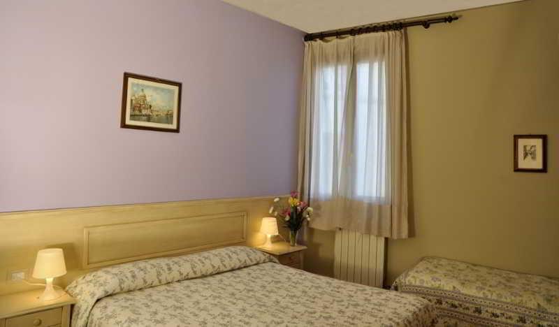 Hotel Regina Florence Luaran gambar