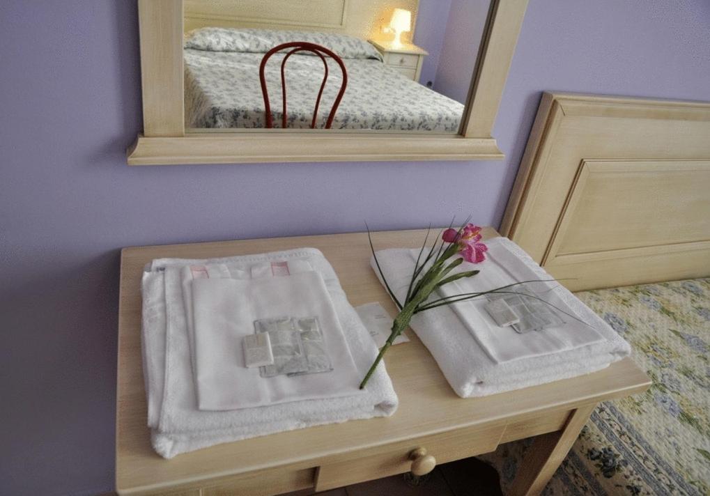 Hotel Regina Florence Bilik gambar