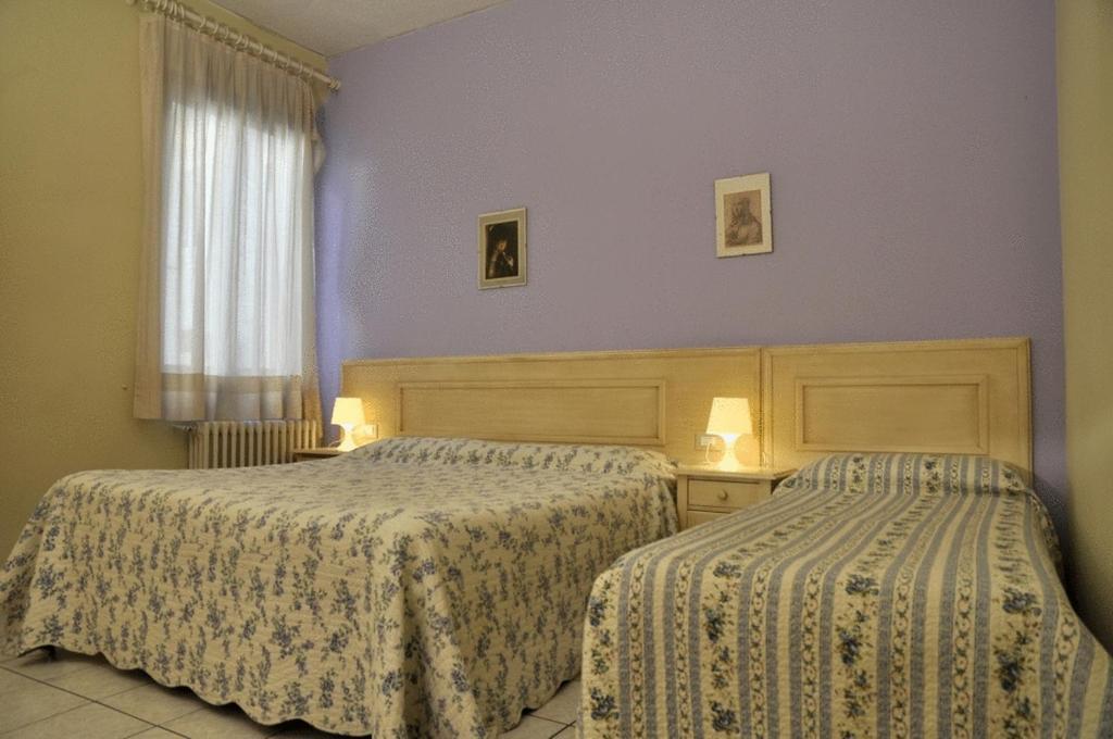 Hotel Regina Florence Bilik gambar